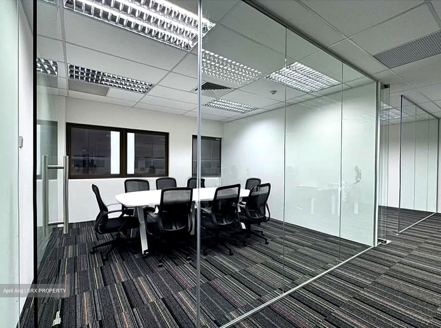 Altez (D2), Office #568690841